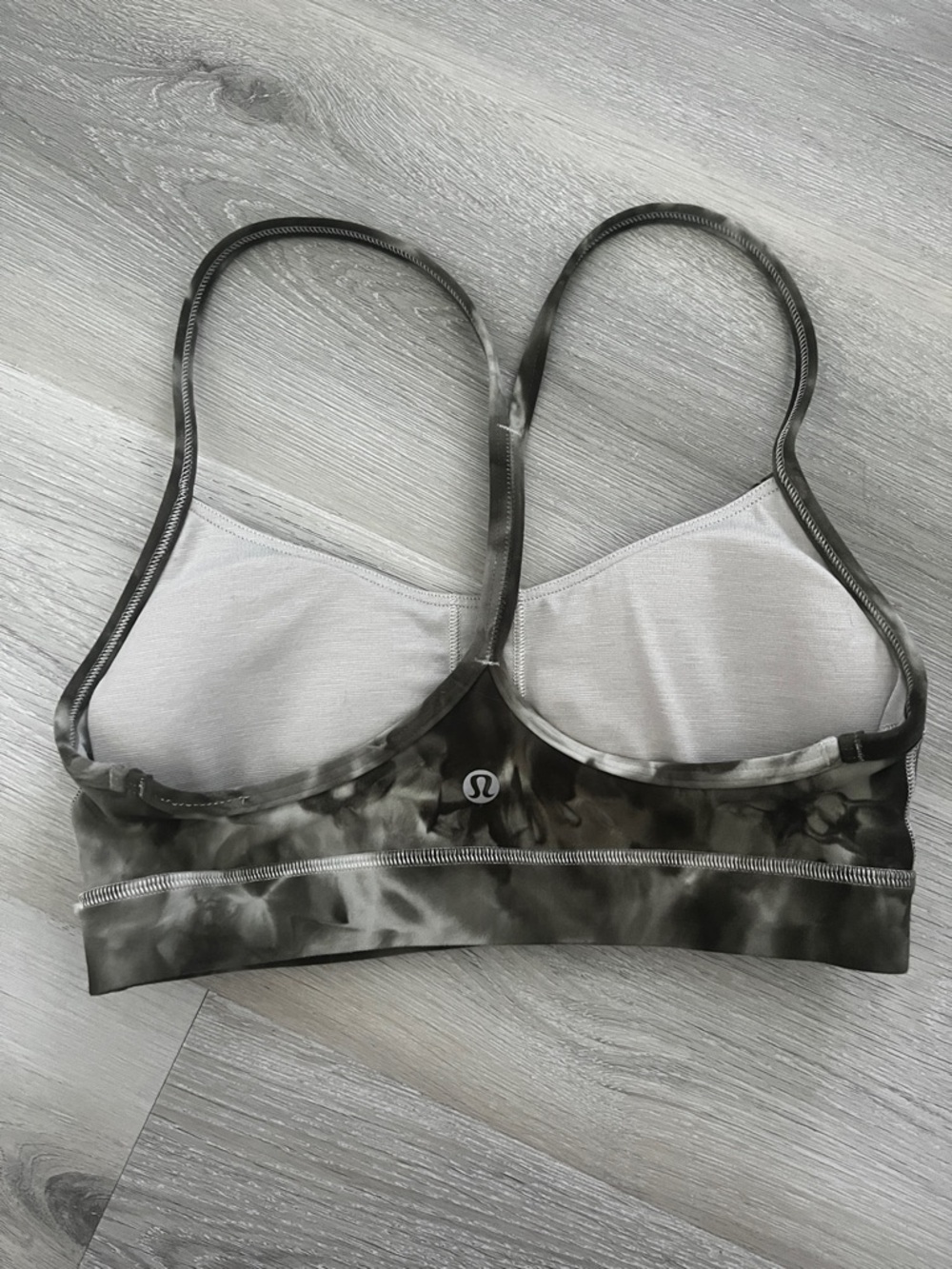lululemon Flow Y Nulu™️ Bra - Light Support - Size 4